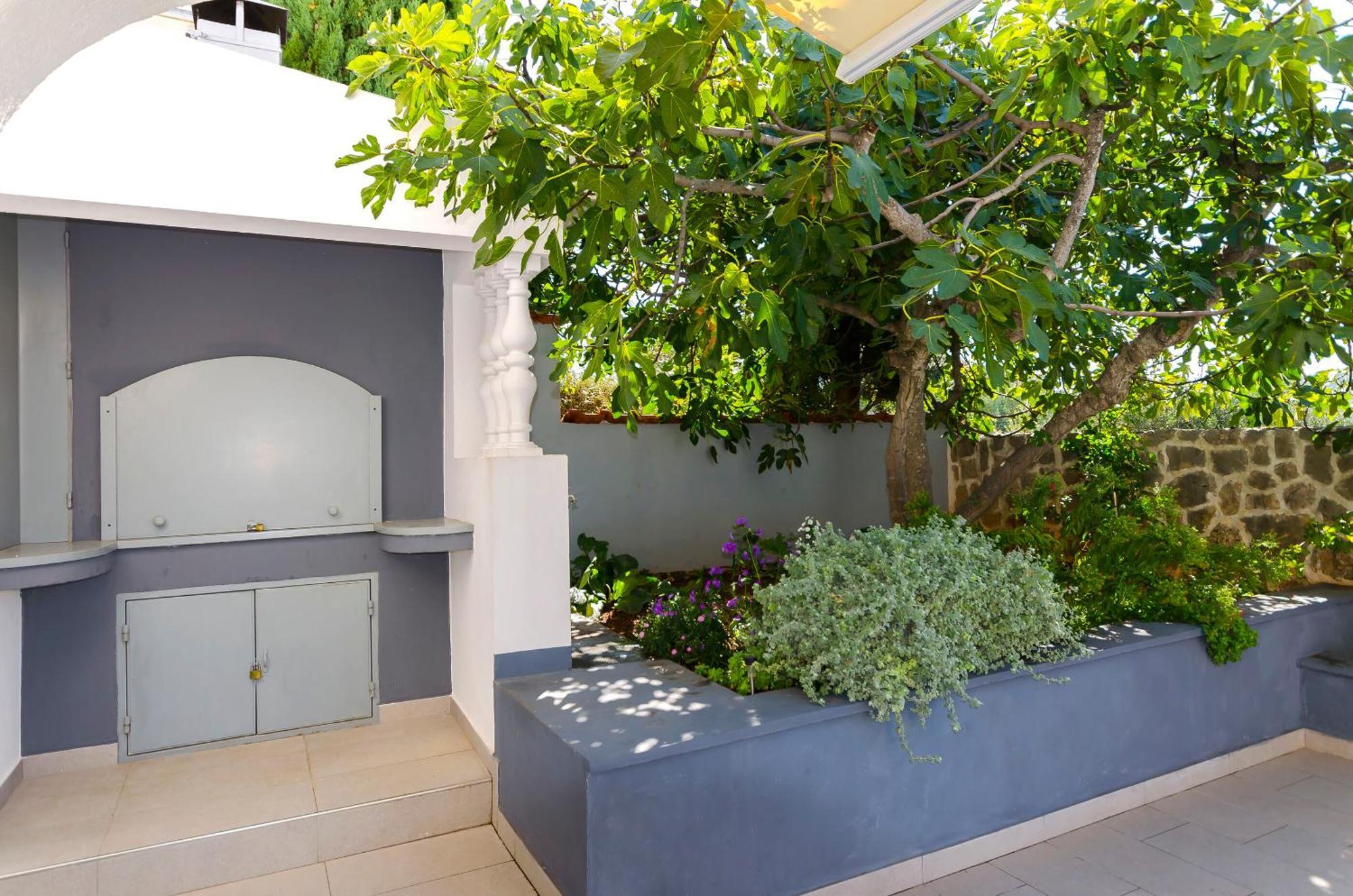 Apartments Danica Tisno Exterior photo
