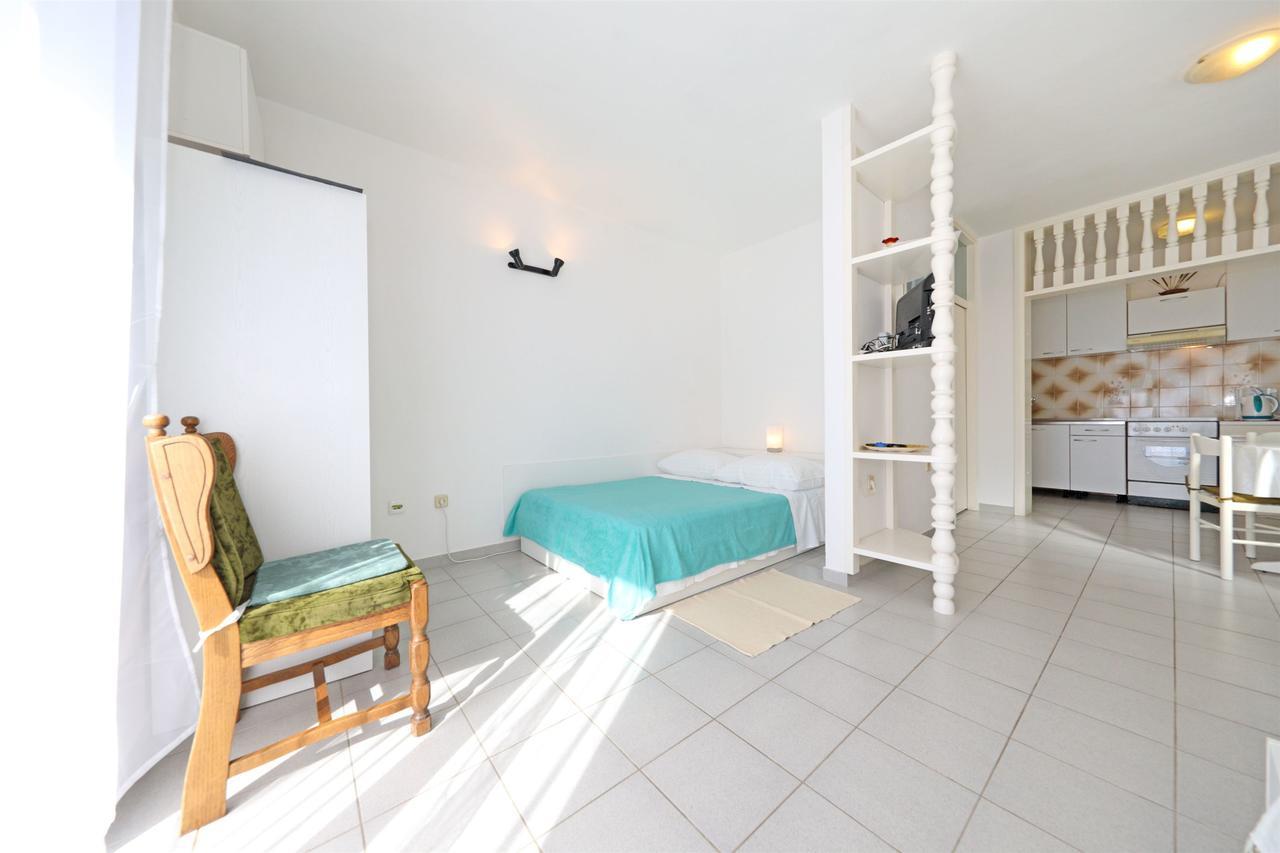 Apartments Danica Tisno Exterior photo