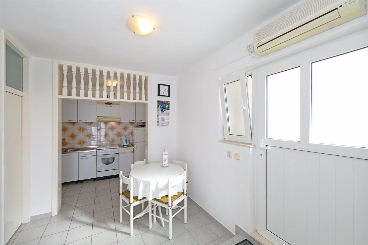 Apartments Danica Tisno Exterior photo